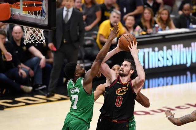 萨林杰23+20北控遭山东逆转 状元谢智杰17分